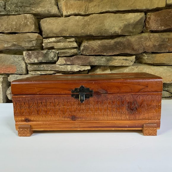 VTG Canoe Cedar Box Hand Carved Wood Decoupage Trinkets Cabin Rustic - Picture 6 of 15